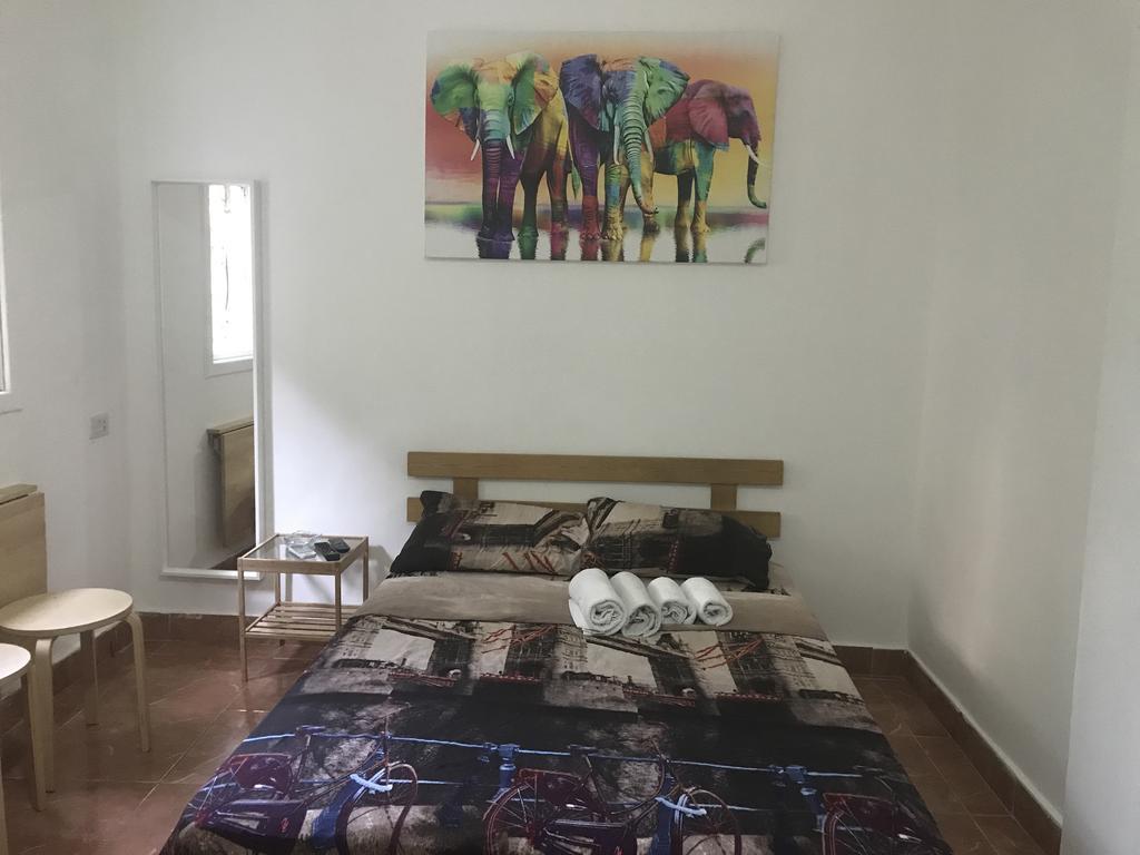 Netanya Motel Pierre Bilik gambar