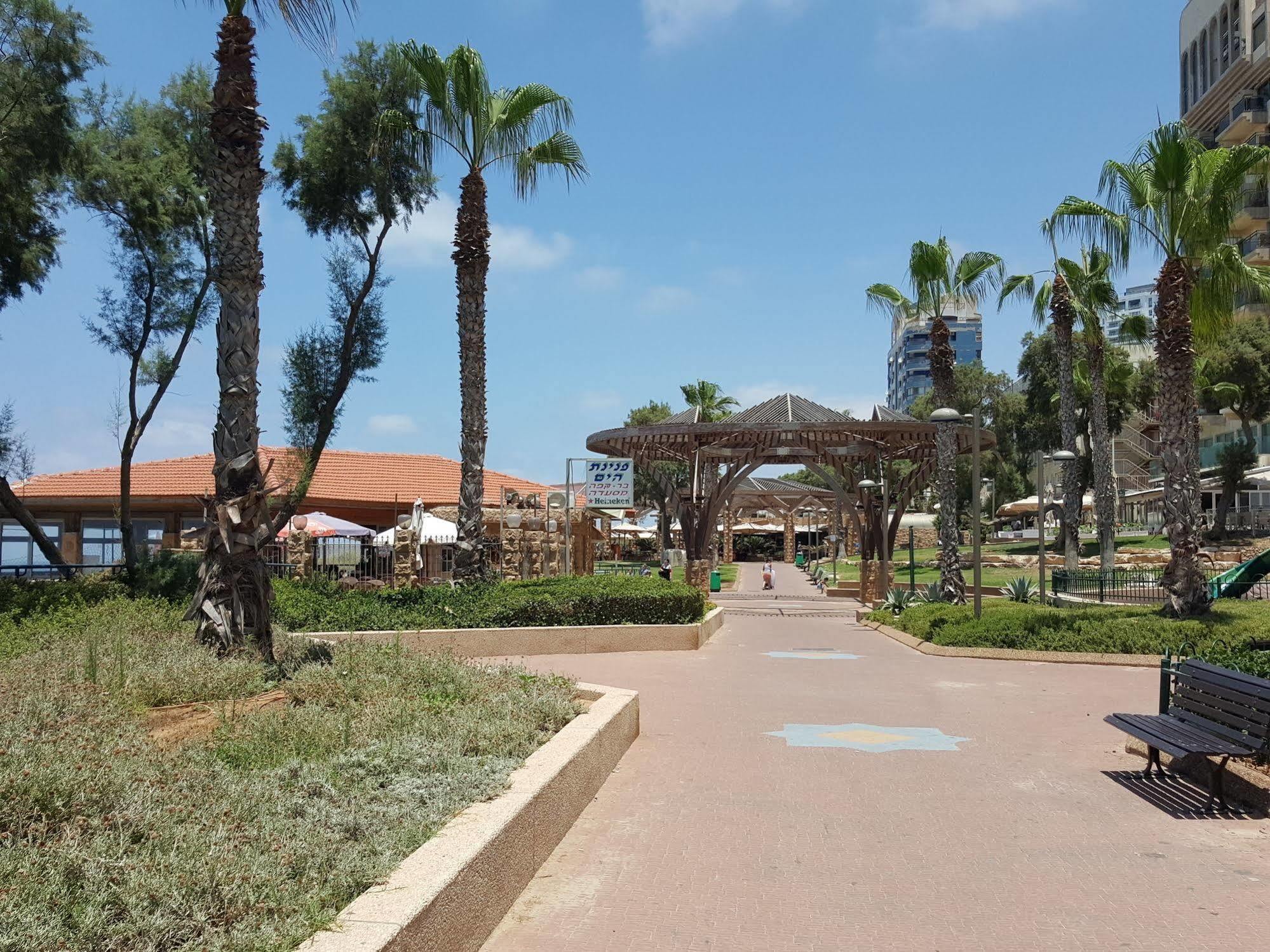 Netanya Motel Pierre Luaran gambar