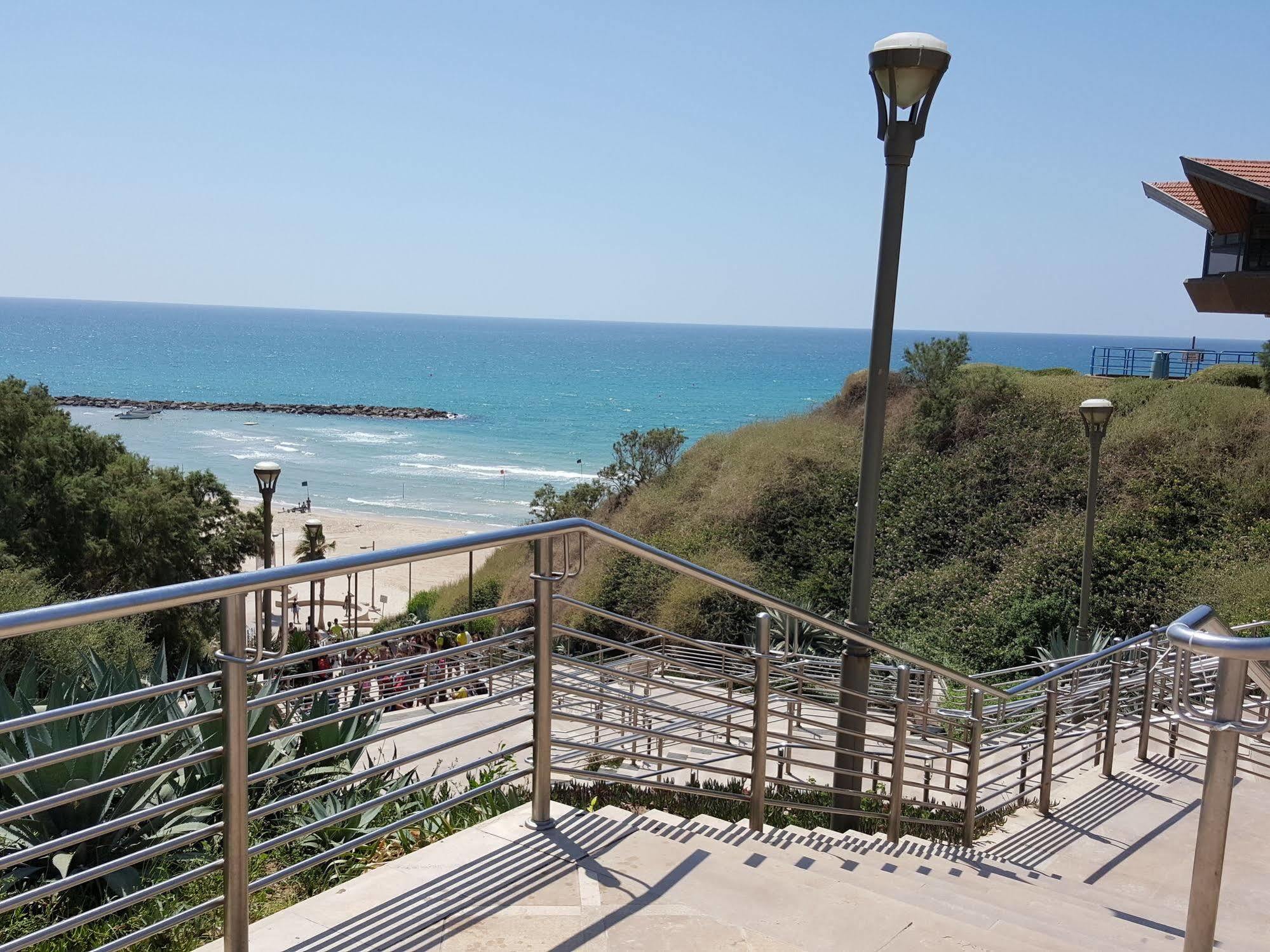 Netanya Motel Pierre Luaran gambar